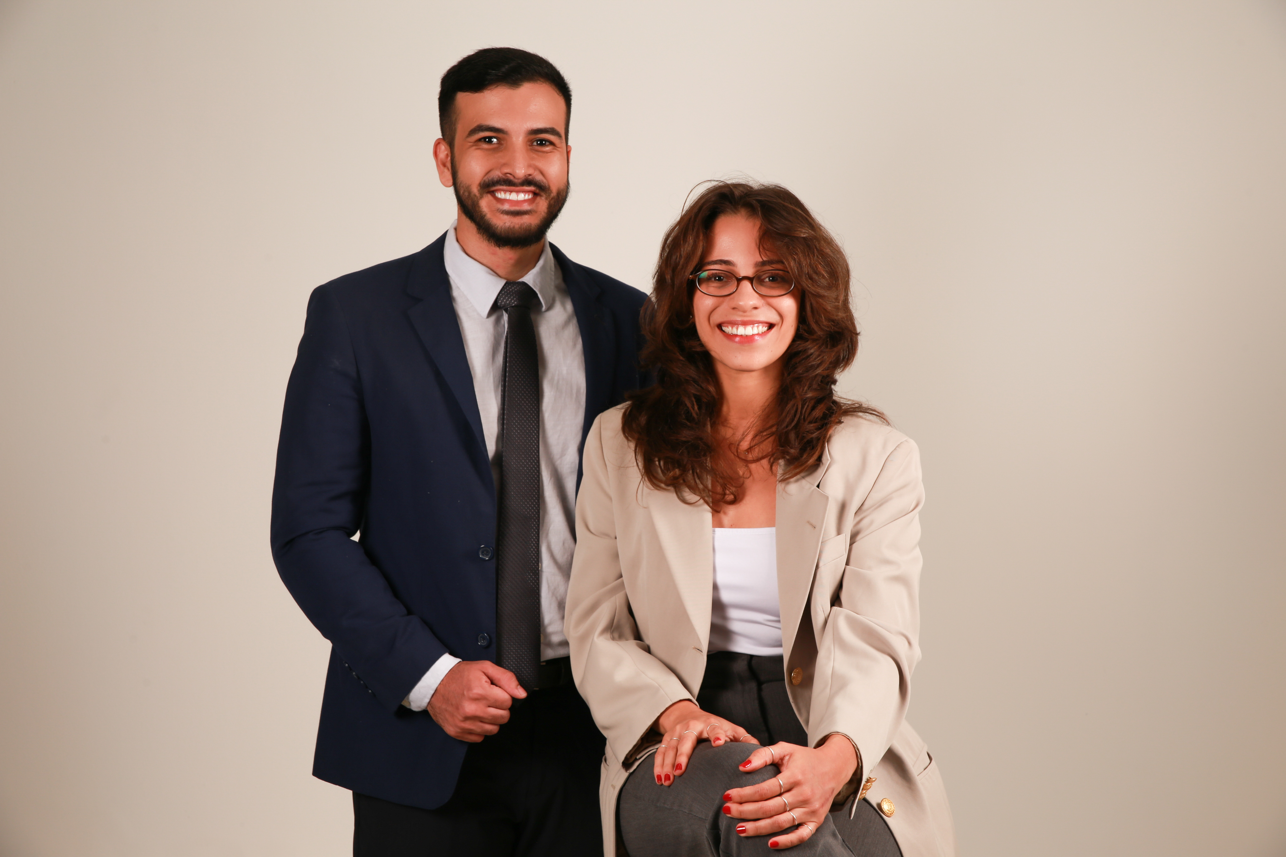 Luiz Correia e Gabriela Gomes, sócios do Correia Advocacia.